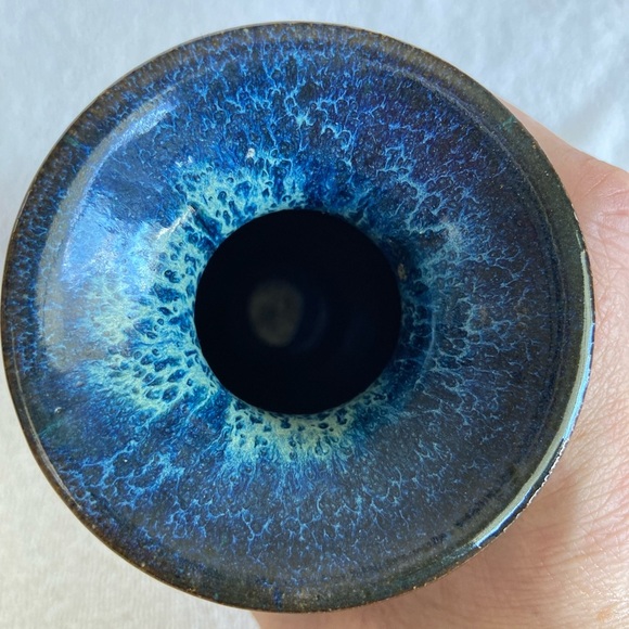 Beautiful Galaxy Blue Glaze Hand Thrown Studio Pottery Vase Artist Signed - Picture 6 of 7
